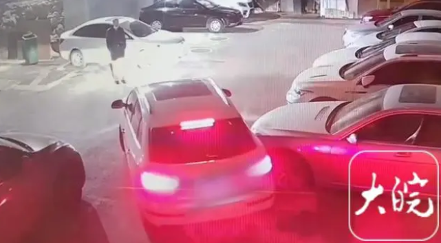 吃醉蟹、甩鍋代駕、棄車逃跑……民警遇到的那些離譜酒駕現(xiàn)場(chǎng)